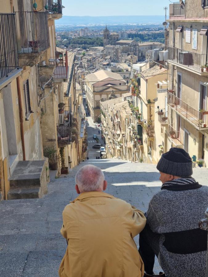 La Scalinata Home Apartment Caltagirone Eksteriør billede